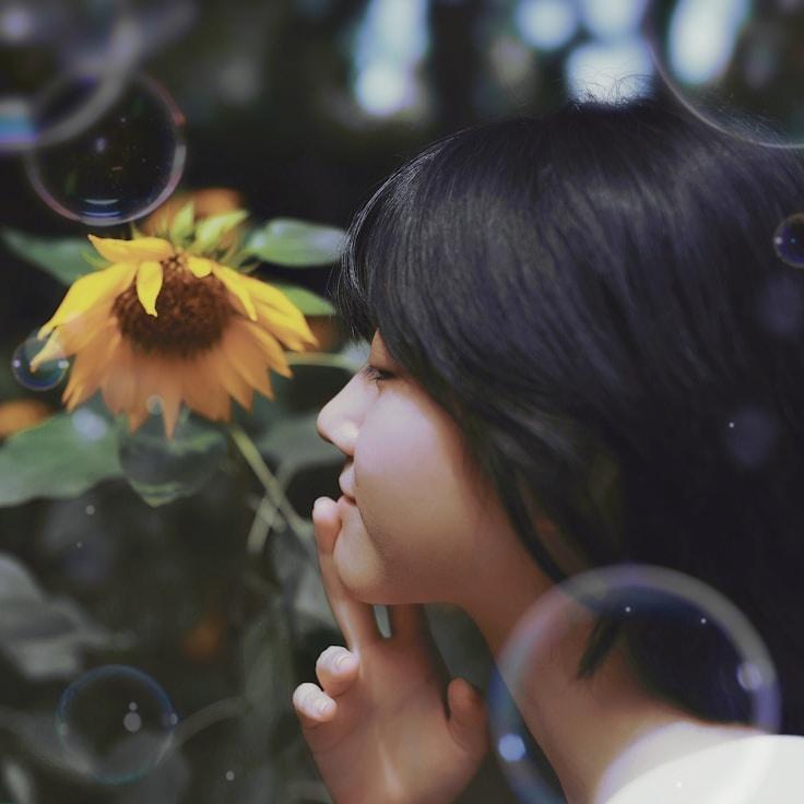 Sasha Patel, Client Relations Director, discussing corporate gifting strategy with business clients